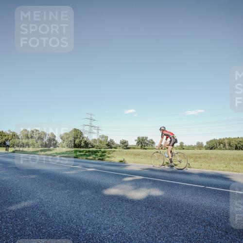 07.09.2025 - 19. Norderstedt Triathlon Michael Burmester http://msf.ph/oto/8849673 07.09.2025 16:16:06 Radfahren 1618 meine-sportfotos.de