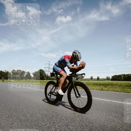 07.09.2025 - 19. Norderstedt Triathlon Michael Burmester http://msf.ph/oto/8849677 07.09.2025 14:04:05 Radfahren 979, 1018, 1456 meine-sportfotos.de