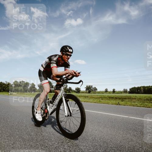 07.09.2025 - 19. Norderstedt Triathlon Michael Burmester http://msf.ph/oto/8849680 07.09.2025 14:04:06 Radfahren 979, 1018, 1456 meine-sportfotos.de