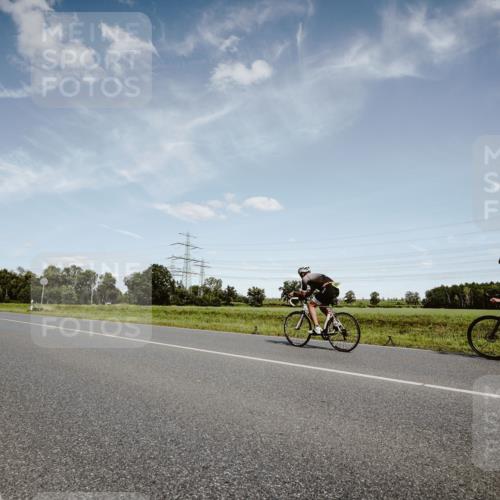 07.09.2025 - 19. Norderstedt Triathlon Michael Burmester http://msf.ph/oto/8849683 07.09.2025 14:04:07 Radfahren 979, 1018, 1456 meine-sportfotos.de