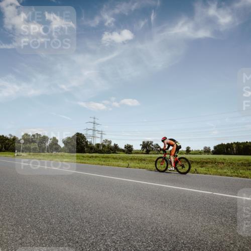 07.09.2025 - 19. Norderstedt Triathlon Michael Burmester http://msf.ph/oto/8849696 07.09.2025 14:04:16 Radfahren 977 meine-sportfotos.de