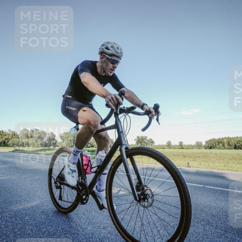 07.09.2025 - 19. Norderstedt Triathlon Michael Burmester http://msf.ph/oto/8849699 07.09.2025 16:16:29 Radfahren 372, 1063, 1075, 1455 meine-sportfotos.de