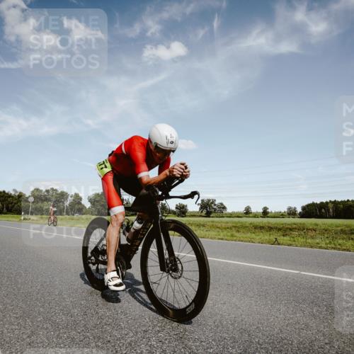 07.09.2025 - 19. Norderstedt Triathlon Michael Burmester http://msf.ph/oto/8849700 07.09.2025 14:04:17 Radfahren 977 meine-sportfotos.de