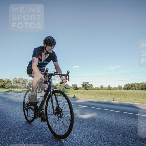 07.09.2025 - 19. Norderstedt Triathlon Michael Burmester http://msf.ph/oto/8849708 07.09.2025 16:16:38 Radfahren 1093, 1444 meine-sportfotos.de