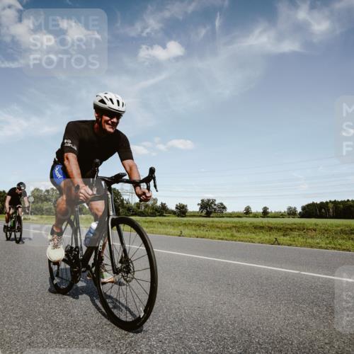 07.09.2025 - 19. Norderstedt Triathlon Michael Burmester http://msf.ph/oto/8849709 07.09.2025 14:04:23 Radfahren 400, 879, 996, 1026, 1462 meine-sportfotos.de