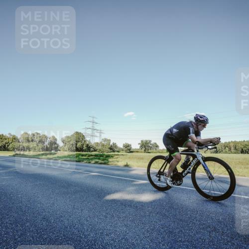 07.09.2025 - 19. Norderstedt Triathlon Michael Burmester http://msf.ph/oto/8849711 07.09.2025 16:16:38 Radfahren 1093, 1444 meine-sportfotos.de