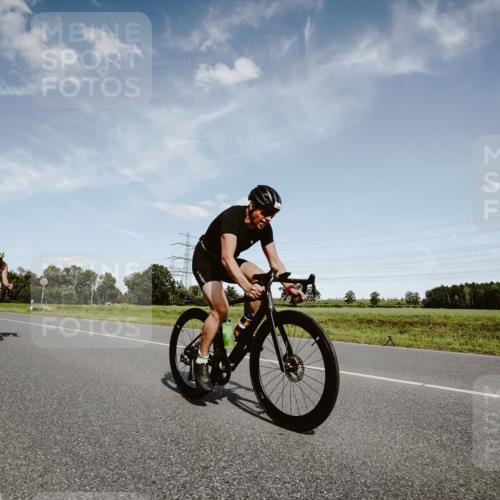 07.09.2025 - 19. Norderstedt Triathlon Michael Burmester http://msf.ph/oto/8849712 07.09.2025 14:04:23 Radfahren 400, 879, 996, 1026, 1462 meine-sportfotos.de