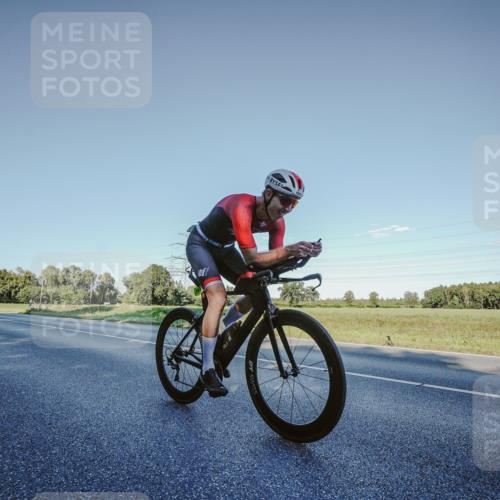 07.09.2025 - 19. Norderstedt Triathlon Michael Burmester http://msf.ph/oto/8849714 07.09.2025 16:16:44 Radfahren 1573 meine-sportfotos.de