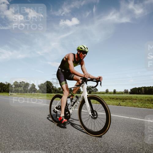 07.09.2025 - 19. Norderstedt Triathlon Michael Burmester http://msf.ph/oto/8849715 07.09.2025 14:04:24 Radfahren 400, 879, 996, 1026, 1462 meine-sportfotos.de