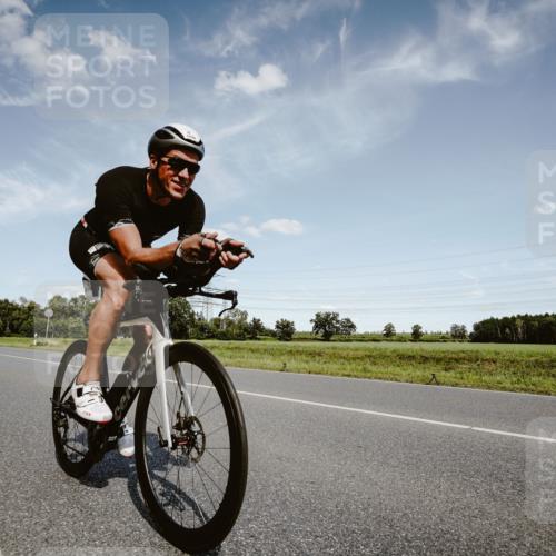 07.09.2025 - 19. Norderstedt Triathlon Michael Burmester http://msf.ph/oto/8849718 07.09.2025 14:04:25 Radfahren 400, 996, 1026, 1462 meine-sportfotos.de