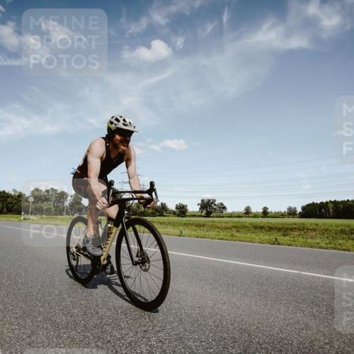 07.09.2025 - 19. Norderstedt Triathlon Michael Burmester http://msf.ph/oto/8849727 07.09.2025 14:04:44 Radfahren 395 meine-sportfotos.de