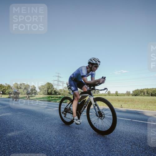 07.09.2025 - 19. Norderstedt Triathlon Michael Burmester http://msf.ph/oto/8849733 07.09.2025 16:16:53 Radfahren 903, 1077, 1411, 1464, 1581, 1630 meine-sportfotos.de