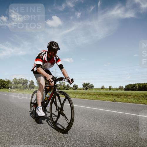 07.09.2025 - 19. Norderstedt Triathlon Michael Burmester http://msf.ph/oto/8849747 07.09.2025 14:05:18 Radfahren 427 meine-sportfotos.de