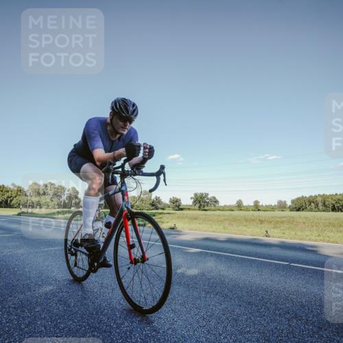 07.09.2025 - 19. Norderstedt Triathlon Michael Burmester http://msf.ph/oto/8849756 07.09.2025 16:17:01 Radfahren 371, 376, 503, 902, 1091, 1454, 1609 meine-sportfotos.de