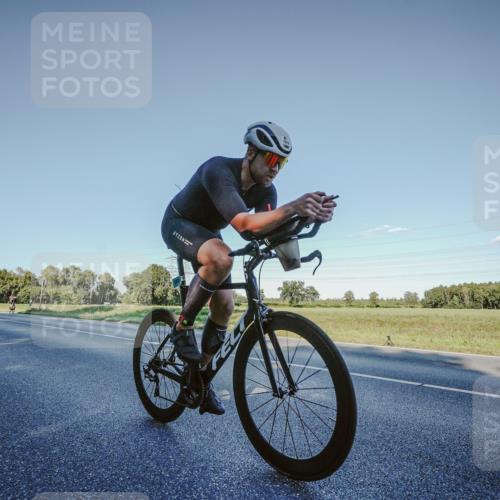 07.09.2025 - 19. Norderstedt Triathlon Michael Burmester http://msf.ph/oto/8849777 07.09.2025 16:17:08 Radfahren 396, 1448, 1512 meine-sportfotos.de