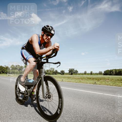 07.09.2025 - 19. Norderstedt Triathlon Michael Burmester http://msf.ph/oto/8849802 07.09.2025 14:06:06 Radfahren 1042 meine-sportfotos.de