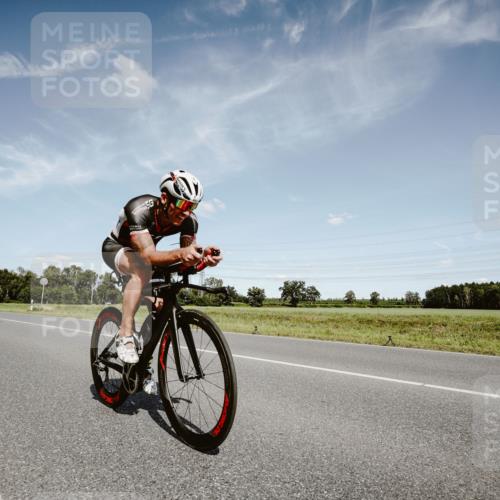 07.09.2025 - 19. Norderstedt Triathlon Michael Burmester http://msf.ph/oto/8849808 07.09.2025 14:06:19 Radfahren 981 meine-sportfotos.de
