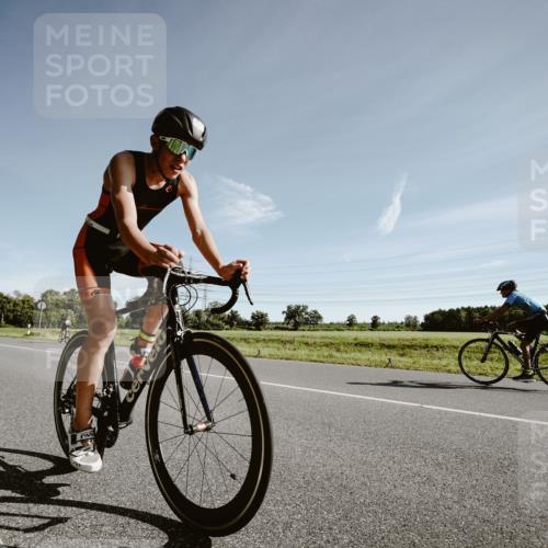 07.09.2025 - 19. Norderstedt Triathlon Michael Burmester http://msf.ph/oto/8849809 07.09.2025 10:36:28 Radfahren 645, 664 meine-sportfotos.de