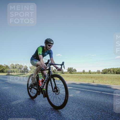 07.09.2025 - 19. Norderstedt Triathlon Michael Burmester http://msf.ph/oto/8849810 07.09.2025 16:17:38 Radfahren 362, 864, 918, 1084 meine-sportfotos.de