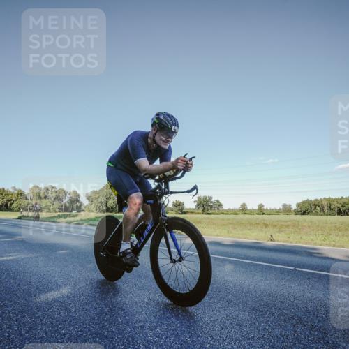 07.09.2025 - 19. Norderstedt Triathlon Michael Burmester http://msf.ph/oto/8849819 07.09.2025 16:17:41 Radfahren 362, 864, 918 meine-sportfotos.de