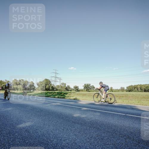 07.09.2025 - 19. Norderstedt Triathlon Michael Burmester http://msf.ph/oto/8849831 07.09.2025 16:17:50 Radfahren 944, 1588, 1602 meine-sportfotos.de