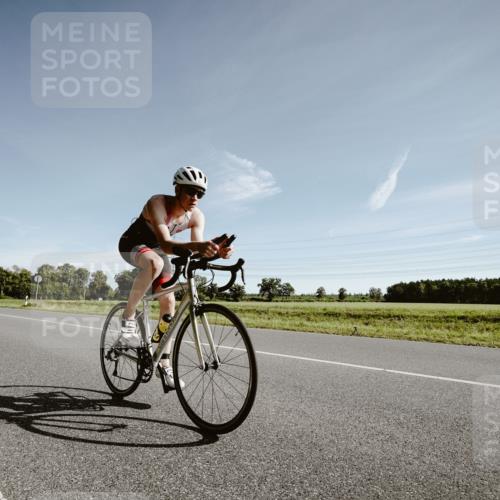07.09.2025 - 19. Norderstedt Triathlon Michael Burmester http://msf.ph/oto/8849851 07.09.2025 10:37:51 Radfahren 68, 86, 648, 667, 1112 meine-sportfotos.de