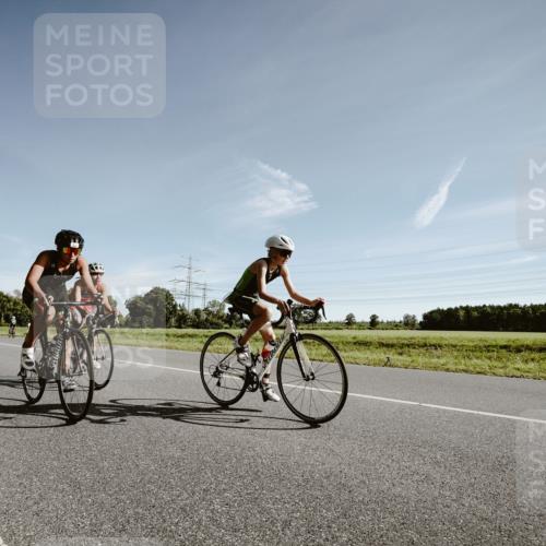 07.09.2025 - 19. Norderstedt Triathlon Michael Burmester http://msf.ph/oto/8849878 07.09.2025 10:38:24 Radfahren 112, 672, 690 meine-sportfotos.de