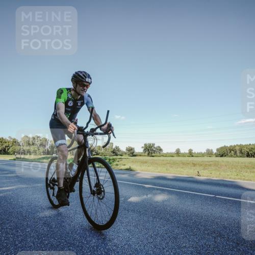07.09.2025 - 19. Norderstedt Triathlon Michael Burmester http://msf.ph/oto/8849891 07.09.2025 16:18:32 Radfahren 923, 1574, 1616 meine-sportfotos.de