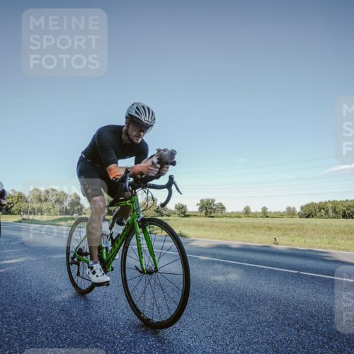 07.09.2025 - 19. Norderstedt Triathlon Michael Burmester http://msf.ph/oto/8849897 07.09.2025 16:18:39 Radfahren 418, 866, 1092, 1094, 1557 meine-sportfotos.de