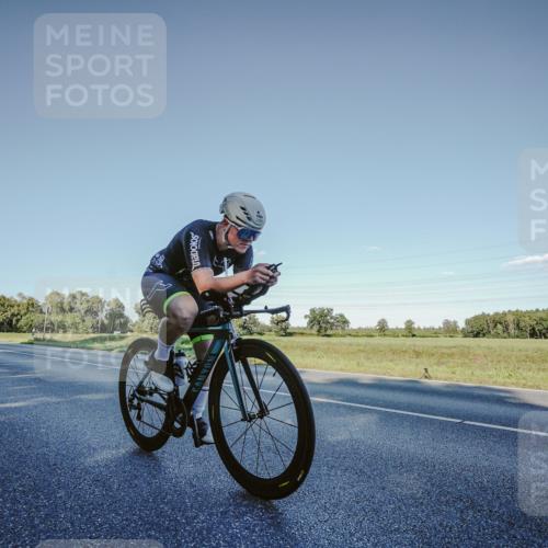07.09.2025 - 19. Norderstedt Triathlon Michael Burmester http://msf.ph/oto/8849900 07.09.2025 16:18:40 Radfahren 418, 866, 1092, 1094, 1557 meine-sportfotos.de