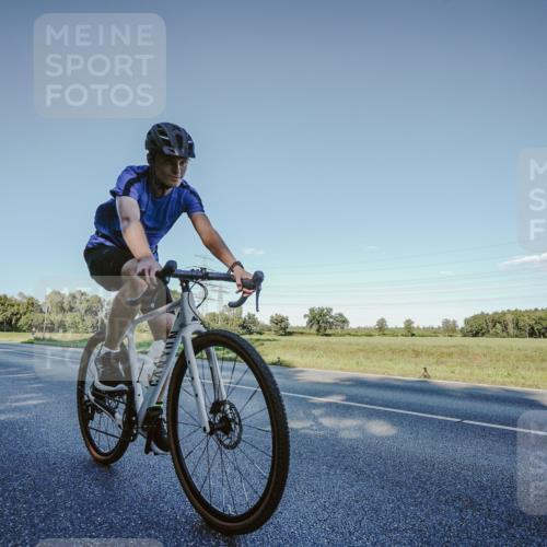 07.09.2025 - 19. Norderstedt Triathlon Michael Burmester http://msf.ph/oto/8849912 07.09.2025 16:18:45 Radfahren 418, 886, 890, 931, 1092, 1528, 1561, 1601 meine-sportfotos.de