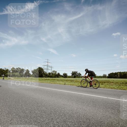 07.09.2025 - 19. Norderstedt Triathlon Michael Burmester http://msf.ph/oto/8849931 07.09.2025 14:08:18 Radfahren 1005 meine-sportfotos.de