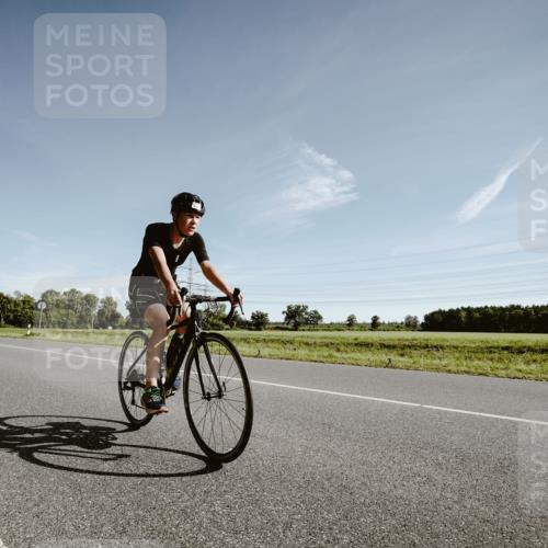 07.09.2025 - 19. Norderstedt Triathlon Michael Burmester http://msf.ph/oto/8849938 07.09.2025 10:40:18 Radfahren 64, 637, 678 meine-sportfotos.de