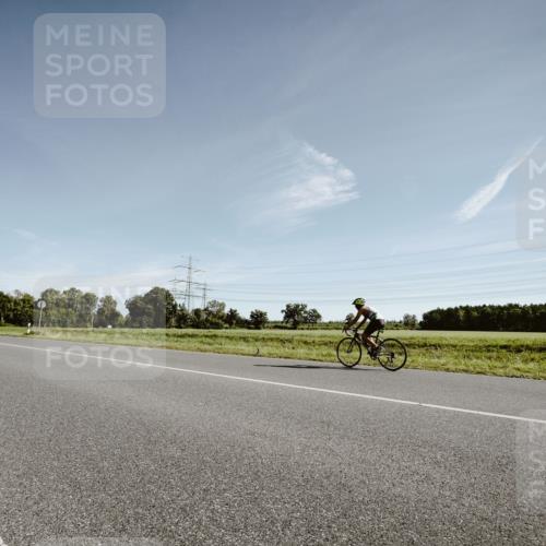 07.09.2025 - 19. Norderstedt Triathlon Michael Burmester http://msf.ph/oto/8849947 07.09.2025 10:40:22 Radfahren 64, 108, 651, 678 meine-sportfotos.de