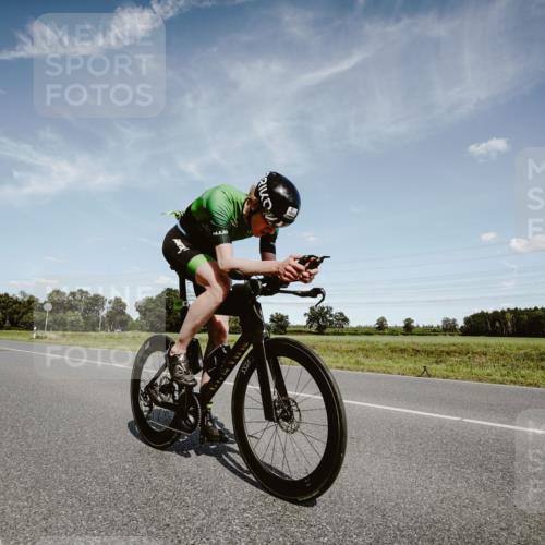 07.09.2025 - 19. Norderstedt Triathlon Michael Burmester http://msf.ph/oto/8849952 07.09.2025 14:08:31 Radfahren 1006, 1013, 1031 meine-sportfotos.de