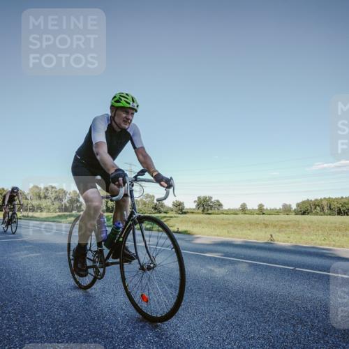 07.09.2025 - 19. Norderstedt Triathlon Michael Burmester http://msf.ph/oto/8849960 07.09.2025 16:19:37 Radfahren 432, 1083, 1559 meine-sportfotos.de
