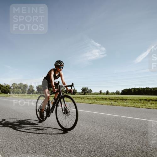 07.09.2025 - 19. Norderstedt Triathlon Michael Burmester http://msf.ph/oto/8849962 07.09.2025 10:40:52 Radfahren 668, 682 meine-sportfotos.de