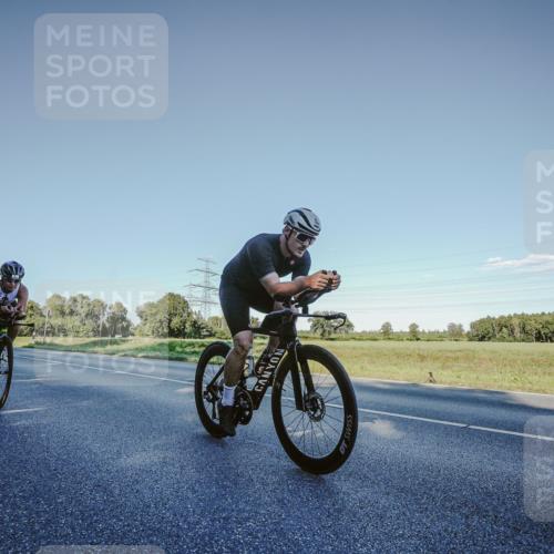 07.09.2025 - 19. Norderstedt Triathlon Michael Burmester http://msf.ph/oto/8849987 07.09.2025 16:20:07 Radfahren 936, 1104, 1458 meine-sportfotos.de
