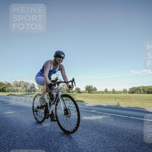 07.09.2025 - 19. Norderstedt Triathlon Michael Burmester http://msf.ph/oto/8850008 07.09.2025 16:20:34 Radfahren 916, 957, 1056 meine-sportfotos.de
