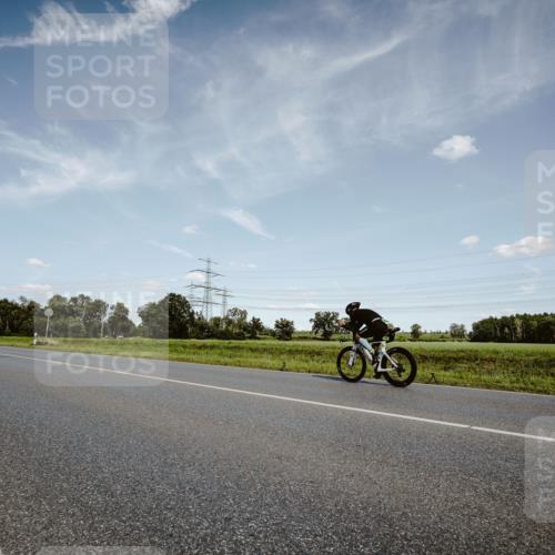 07.09.2025 - 19. Norderstedt Triathlon Michael Burmester http://msf.ph/oto/8850021 07.09.2025 14:09:28 Radfahren 989 meine-sportfotos.de