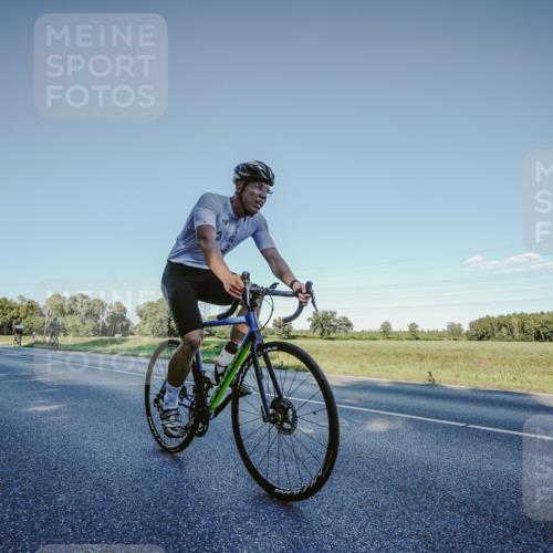 07.09.2025 - 19. Norderstedt Triathlon Michael Burmester http://msf.ph/oto/8850032 07.09.2025 16:20:57 Radfahren 1086, 1515, 1546 meine-sportfotos.de