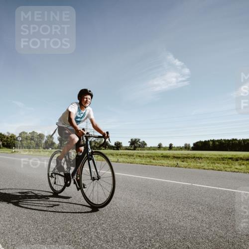 07.09.2025 - 19. Norderstedt Triathlon Michael Burmester http://msf.ph/oto/8850034 07.09.2025 10:42:34 Radfahren 107, 689 meine-sportfotos.de