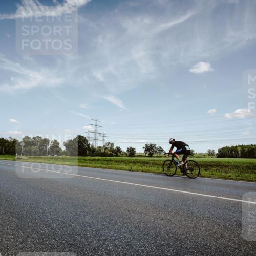 07.09.2025 - 19. Norderstedt Triathlon Michael Burmester http://msf.ph/oto/8850036 07.09.2025 14:09:50 Radfahren 976 meine-sportfotos.de