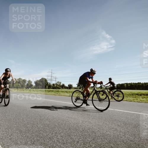 07.09.2025 - 19. Norderstedt Triathlon Michael Burmester http://msf.ph/oto/8850049 07.09.2025 10:42:51 Radfahren 639, 665, 681 meine-sportfotos.de