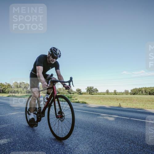07.09.2025 - 19. Norderstedt Triathlon Michael Burmester http://msf.ph/oto/8850074 07.09.2025 16:22:13 Radfahren 915, 1057, 1420 meine-sportfotos.de