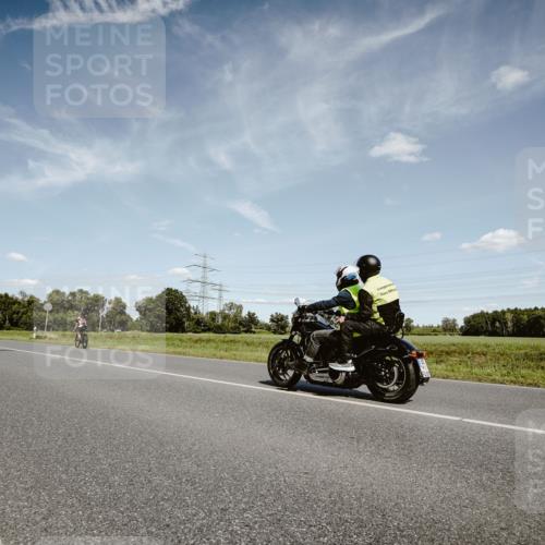 07.09.2025 - 19. Norderstedt Triathlon Michael Burmester http://msf.ph/oto/8850075 07.09.2025 14:10:30 Radfahren 1016 meine-sportfotos.de