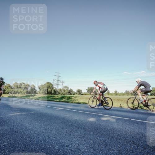 07.09.2025 - 19. Norderstedt Triathlon Michael Burmester http://msf.ph/oto/8850081 07.09.2025 16:22:15 Radfahren 915, 1057, 1420 meine-sportfotos.de