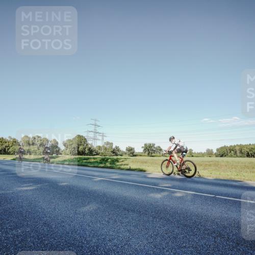 07.09.2025 - 19. Norderstedt Triathlon Michael Burmester http://msf.ph/oto/8850084 07.09.2025 16:22:17 Radfahren 915, 1057, 1443 meine-sportfotos.de
