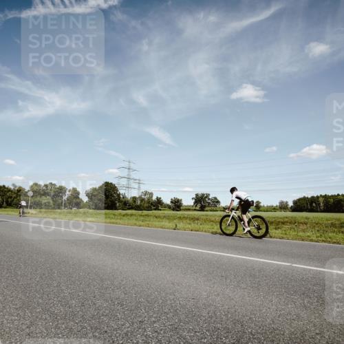 07.09.2025 - 19. Norderstedt Triathlon Michael Burmester http://msf.ph/oto/8850085 07.09.2025 14:10:36 Radfahren 1003 meine-sportfotos.de