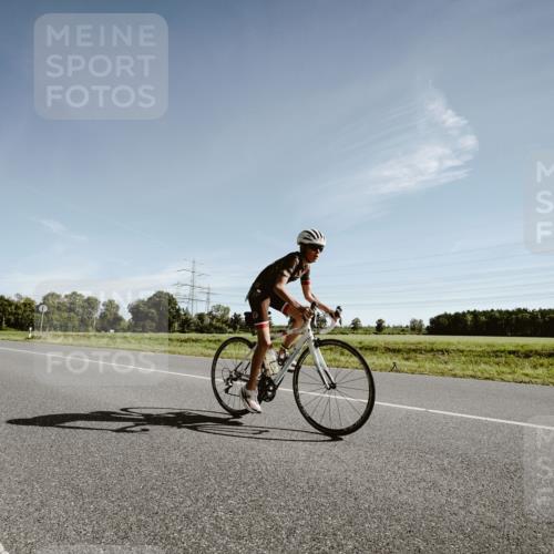 07.09.2025 - 19. Norderstedt Triathlon Michael Burmester http://msf.ph/oto/8850092 07.09.2025 10:44:09 Radfahren 74, 79 meine-sportfotos.de